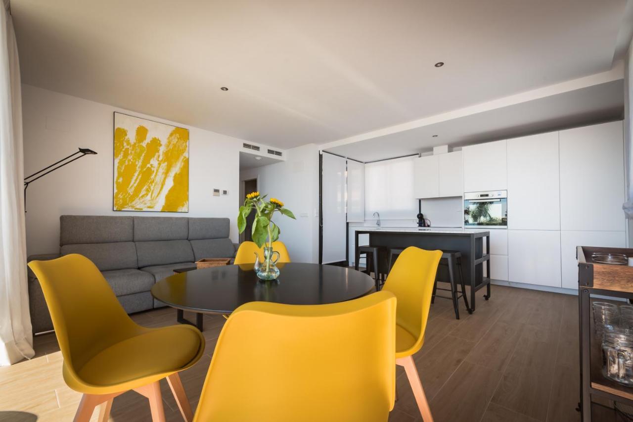 Modern Sea Front Sea Waves Apartment Аликанте Екстериор снимка