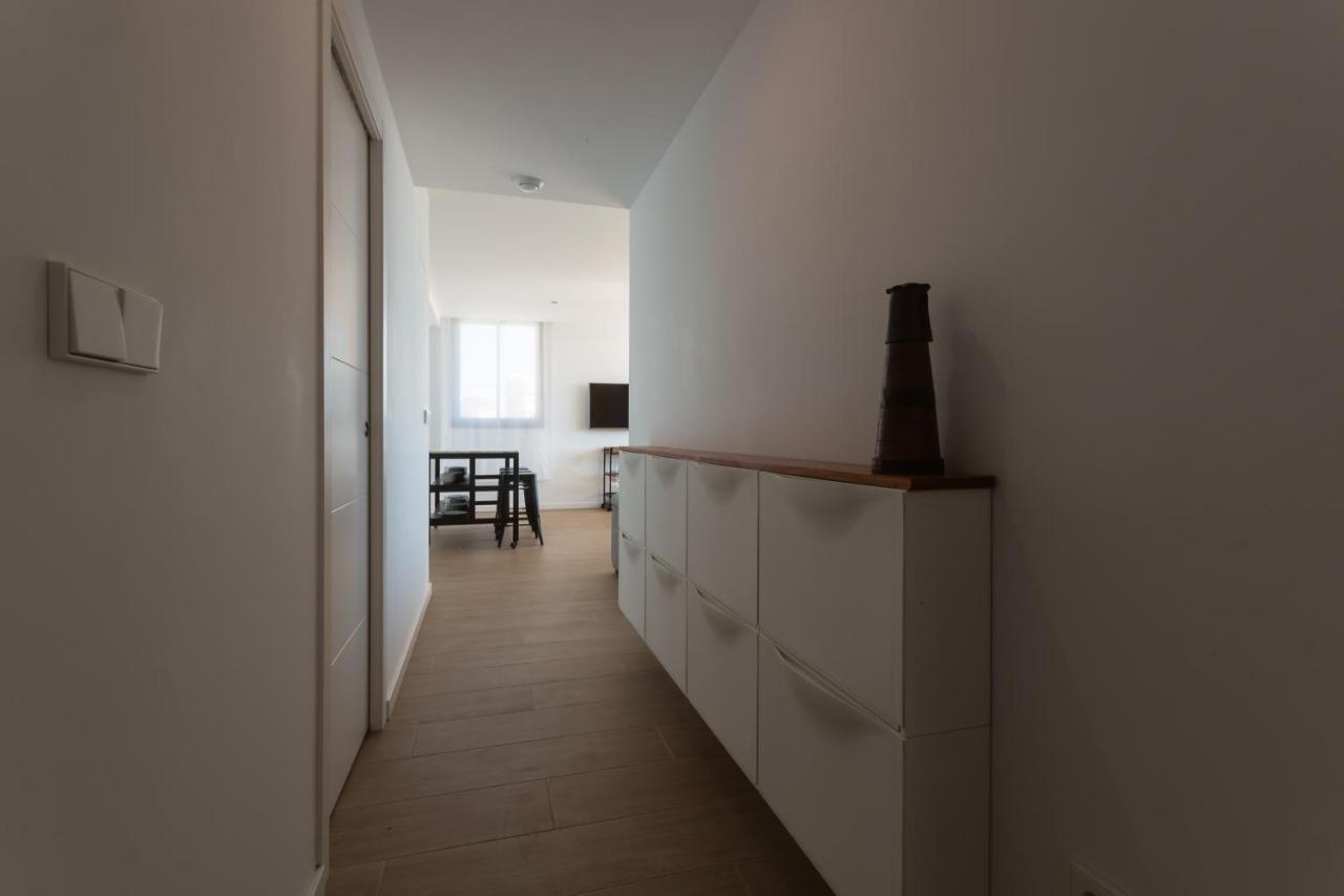 Modern Sea Front Sea Waves Apartment Аликанте Екстериор снимка