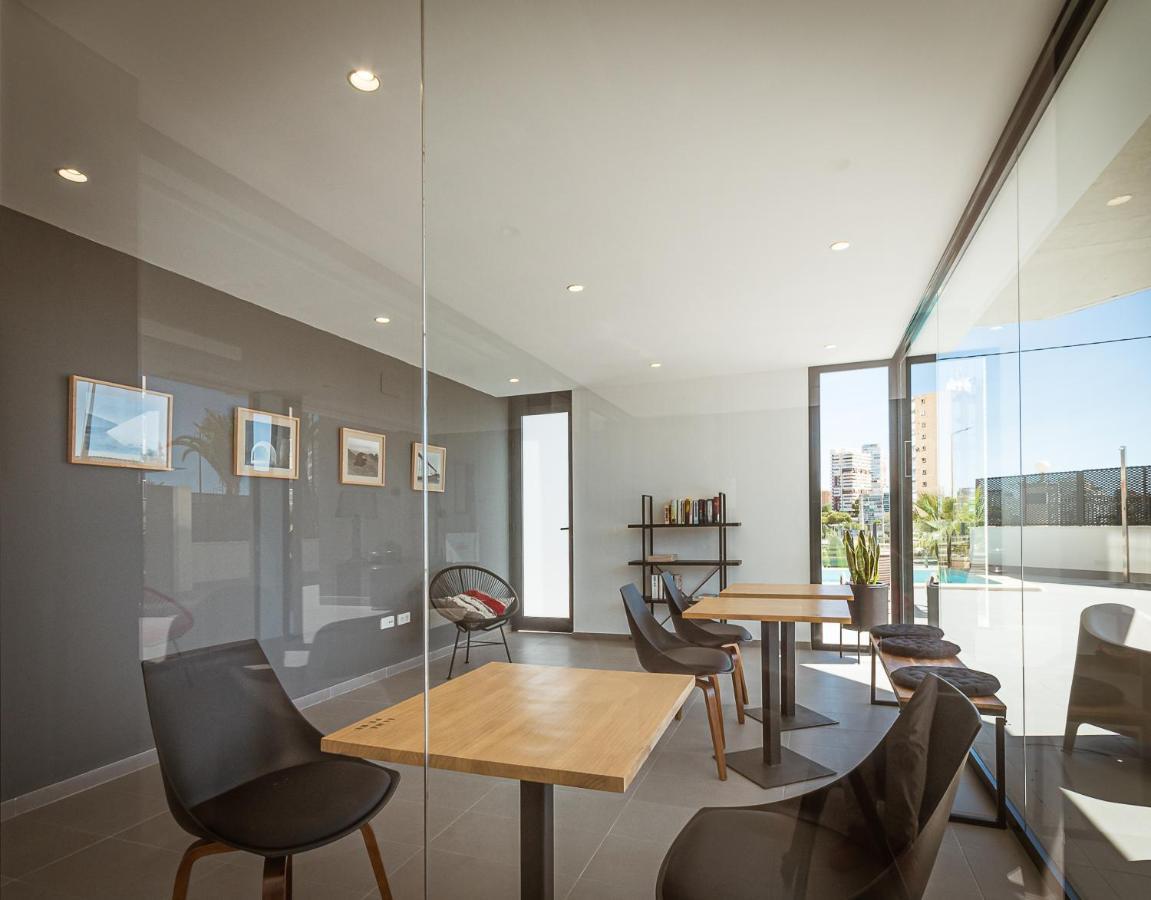 Modern Sea Front Sea Waves Apartment Аликанте Екстериор снимка