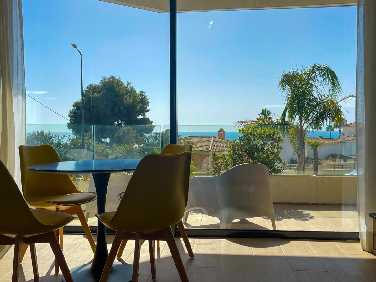 Modern Sea Front Sea Waves Apartment Аликанте Екстериор снимка