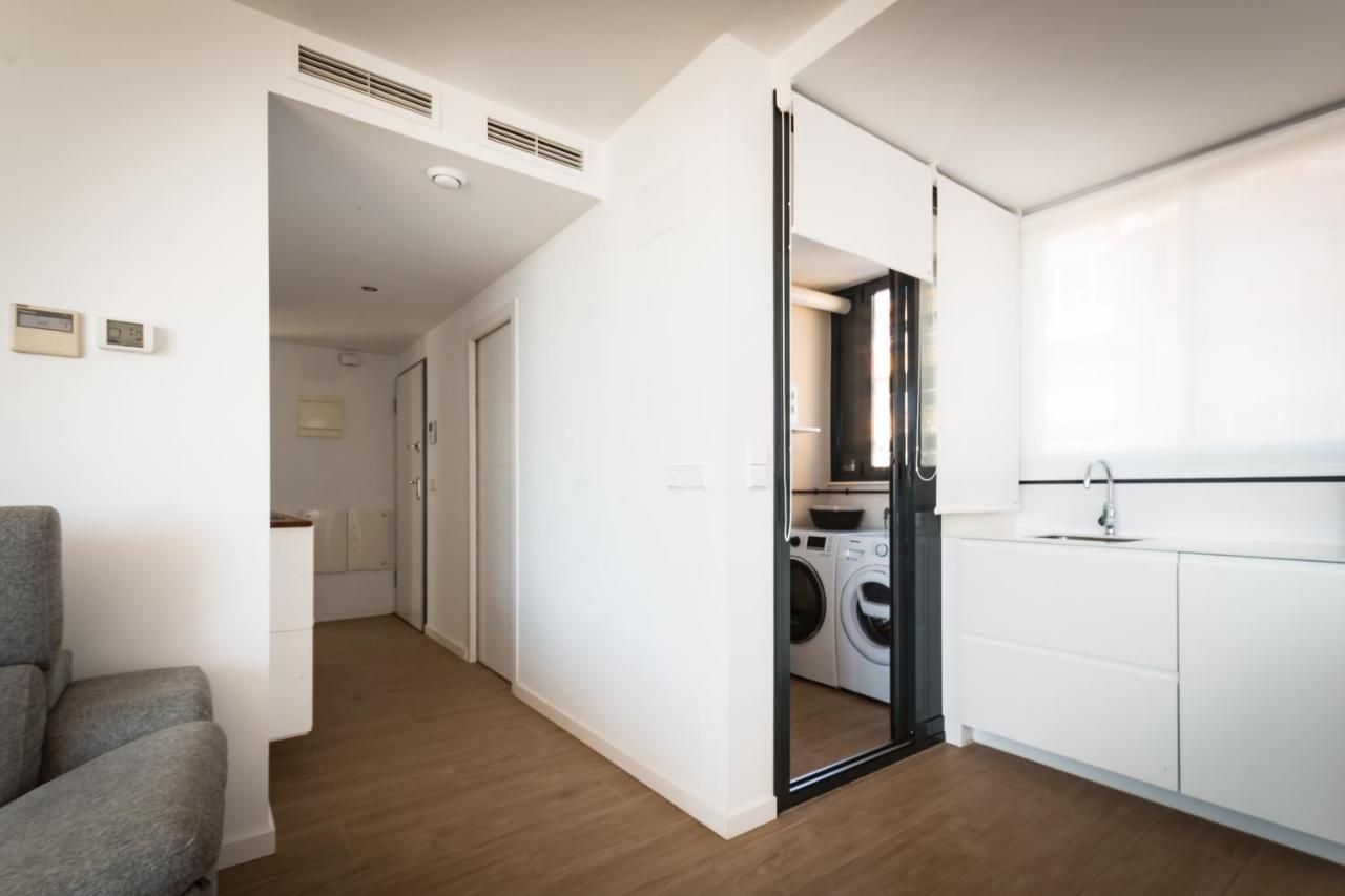Modern Sea Front Sea Waves Apartment Аликанте Екстериор снимка
